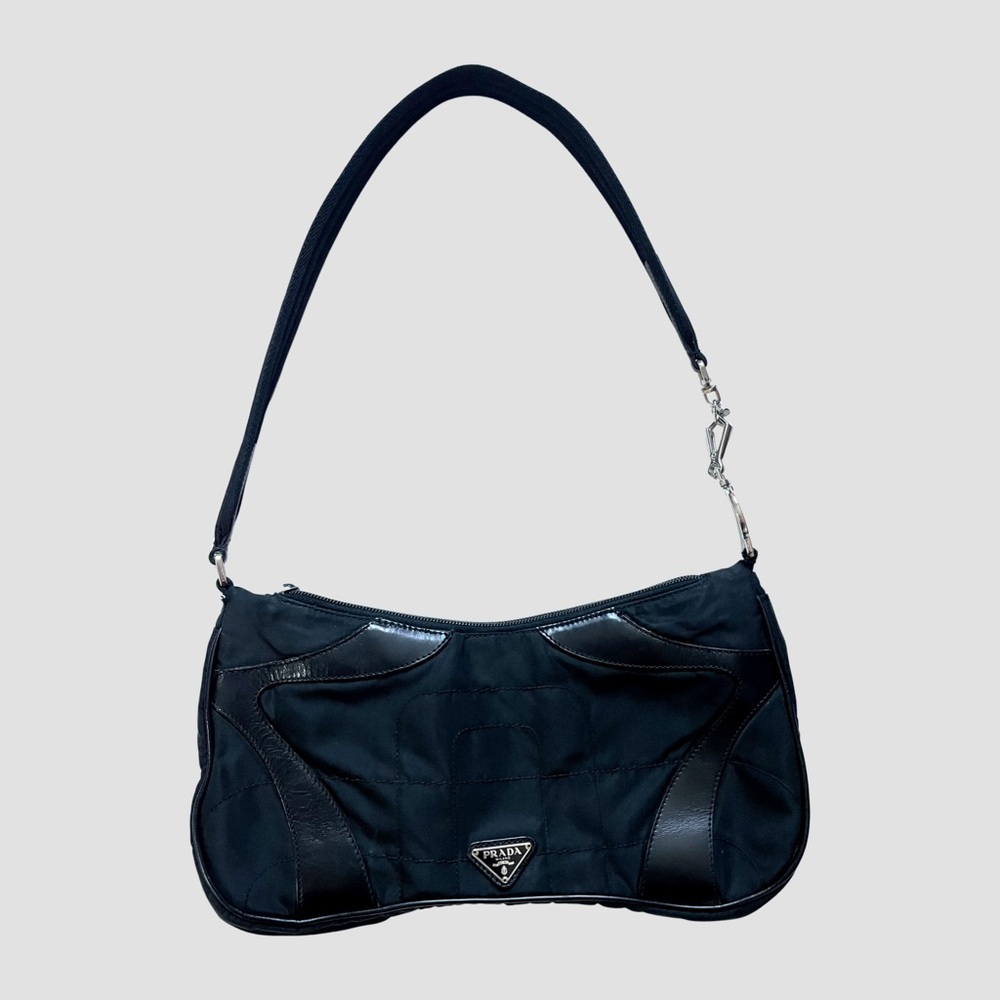 [SOLD]RARE FW2000 VINTAGE PRADA NERO QUILTED NYLON SHOULDER BAG WITH LEATHER TRM